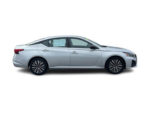 Used 2024 Nissan Altima 2.5 SV FWD image 4
