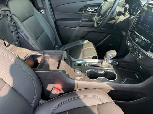 Certified 2023 Chevrolet Traverse RS FWD image 18