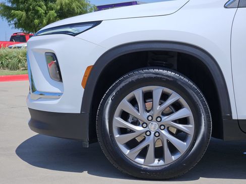 Certified 2026 Buick Enclave Preferred FWD image 11