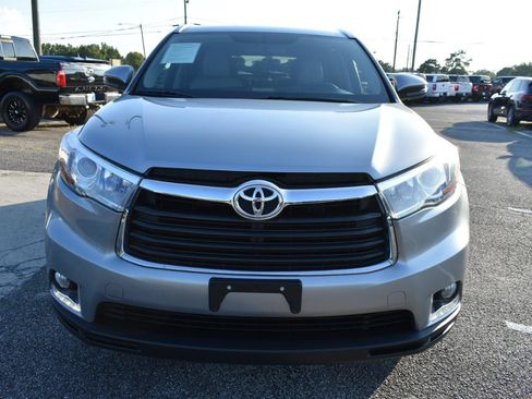 Used 2016 Toyota Highlander Limited FWD image 3