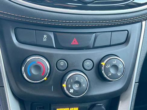 Used 2022 Chevrolet Trax LS w/ Tint and Cruise Package image 19