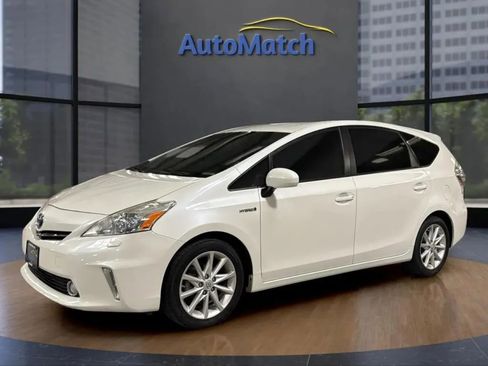 Used 2013 Toyota Prius V Five image 4