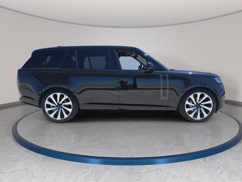 New 2026 Land Rover Range Rover Long Wheelbase SE AWD/4WD image 4