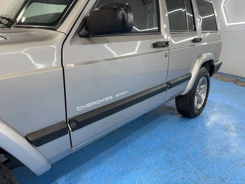 Used 2000 Jeep Cherokee Sport image 10