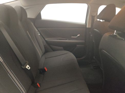 Used 2022 Hyundai Elantra SEL FWD image 19