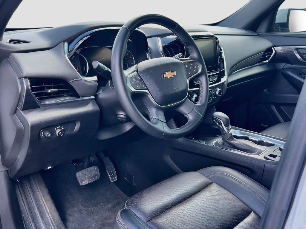 Used 2023 Chevrolet Traverse High Country w/ LPO, Floor Liner Package AWD/4WD image 9