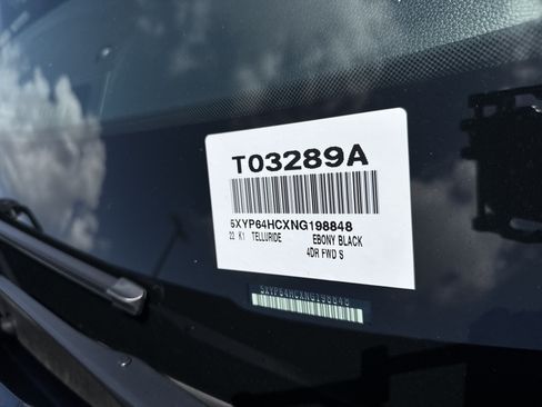 Used 2022 Kia Telluride S FWD image 39