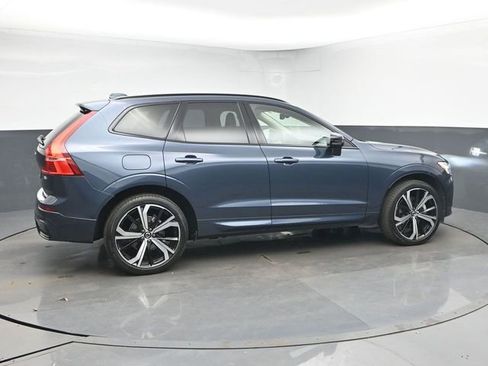 Used 2023 Volvo XC60 B5 Ultimate w/ Protection Package Premier image 8