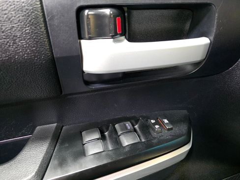 Used 2014 Toyota Tundra SR5 w/ SR5 Upgrade Package image 18