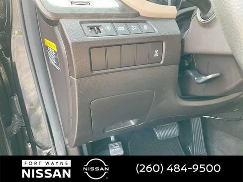 Used 2017 Hyundai Santa Fe SE AWD/4WD image 18
