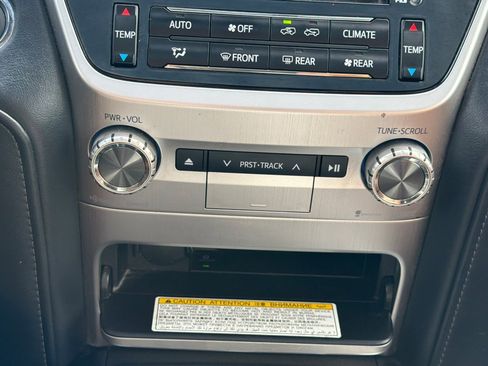 Certified 2018 Toyota Land Cruiser image 21