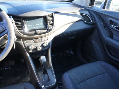 Used 2017 Chevrolet Trax LT image 21