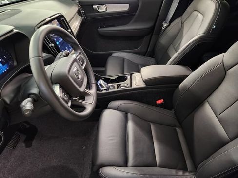 Certified 2026 Volvo XC40 B5 Plus AWD/4WD image 14