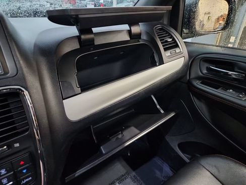 Used 2019 Dodge Grand Caravan GT FWD image 43