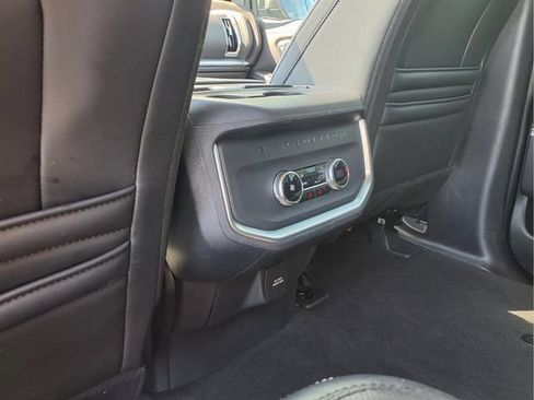 Used 2025 Ford Expedition Platinum AWD/4WD image 12