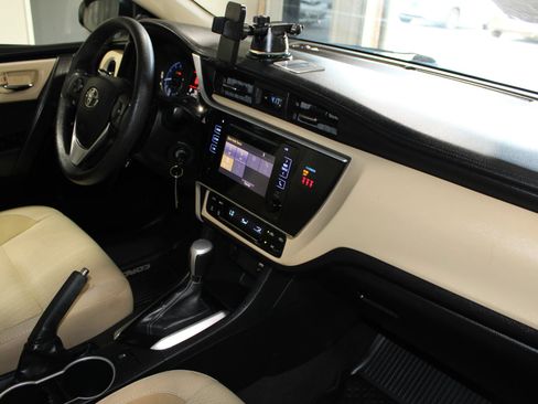 Used 2018 Toyota Corolla LE FWD image 27