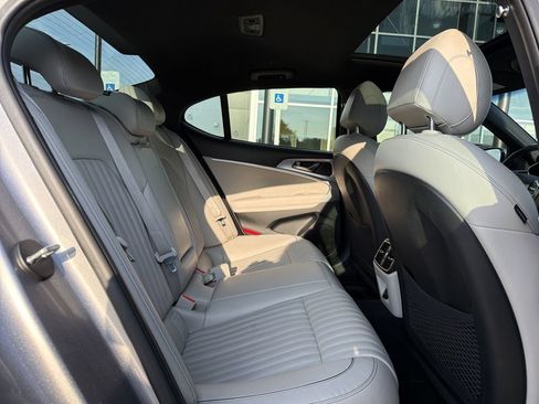 Used 2022 Genesis G70 2.0T w/ Prestige Package RWD image 15