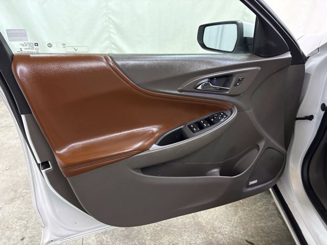 Used 2018 Chevrolet Malibu LT w/ Leather Package FWD image 25
