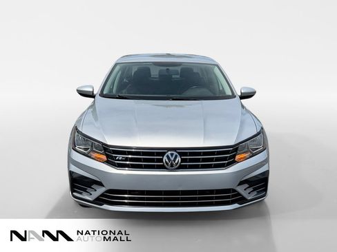 Used 2018 Volkswagen Passat 2.0T R-Line FWD image 8
