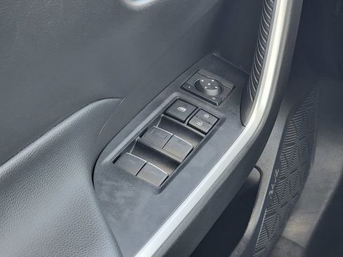 Used 2022 Toyota RAV4 XLE image 27