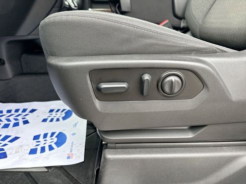 Used 2022 Chevrolet Silverado 3500 LT w/ Convenience Package image 14