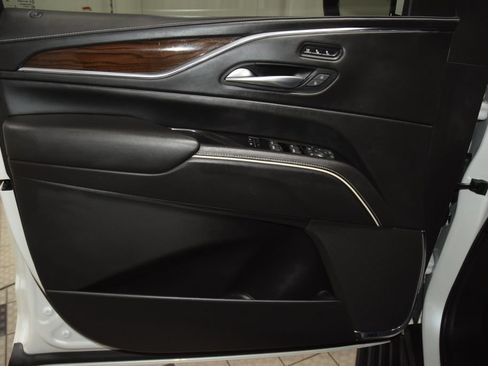 Used 2023 Cadillac Escalade ESV Sport Platinum w/ Heavy-Duty Trailer Package AWD/4WD image 51