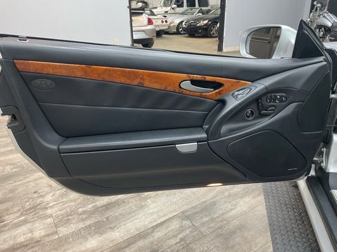 Used 2009 Mercedes-Benz SL 550 image 23
