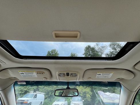 Used 2012 Lincoln MKZ image 8