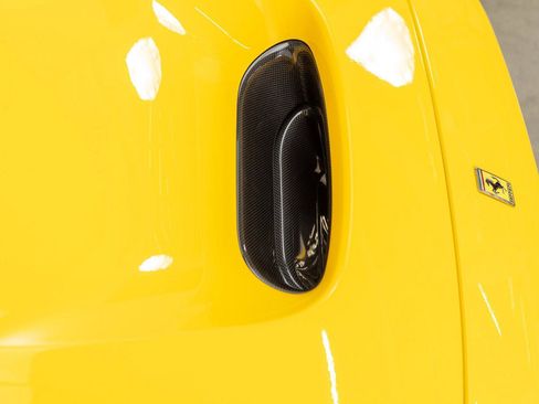 Certified 2021 Ferrari F8 Tributo RWD image 34