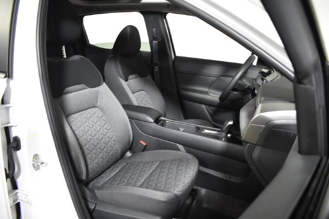 Certified 2026 Nissan Kicks SV w/ SV Premium Package FWD image 32