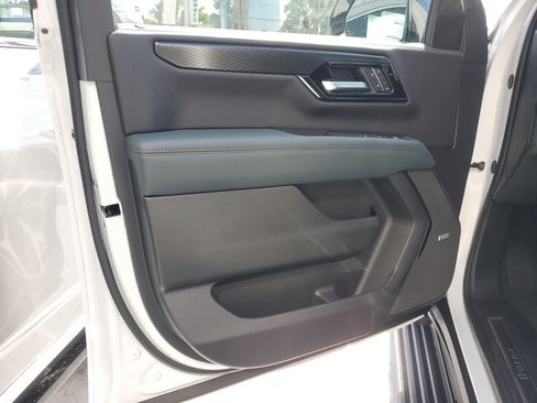 New 2026 GMC Yukon XL AT4 w/ AT4 Premium Plus Package image 10