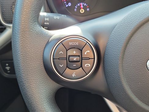 Used 2020 Kia Soul S FWD image 27