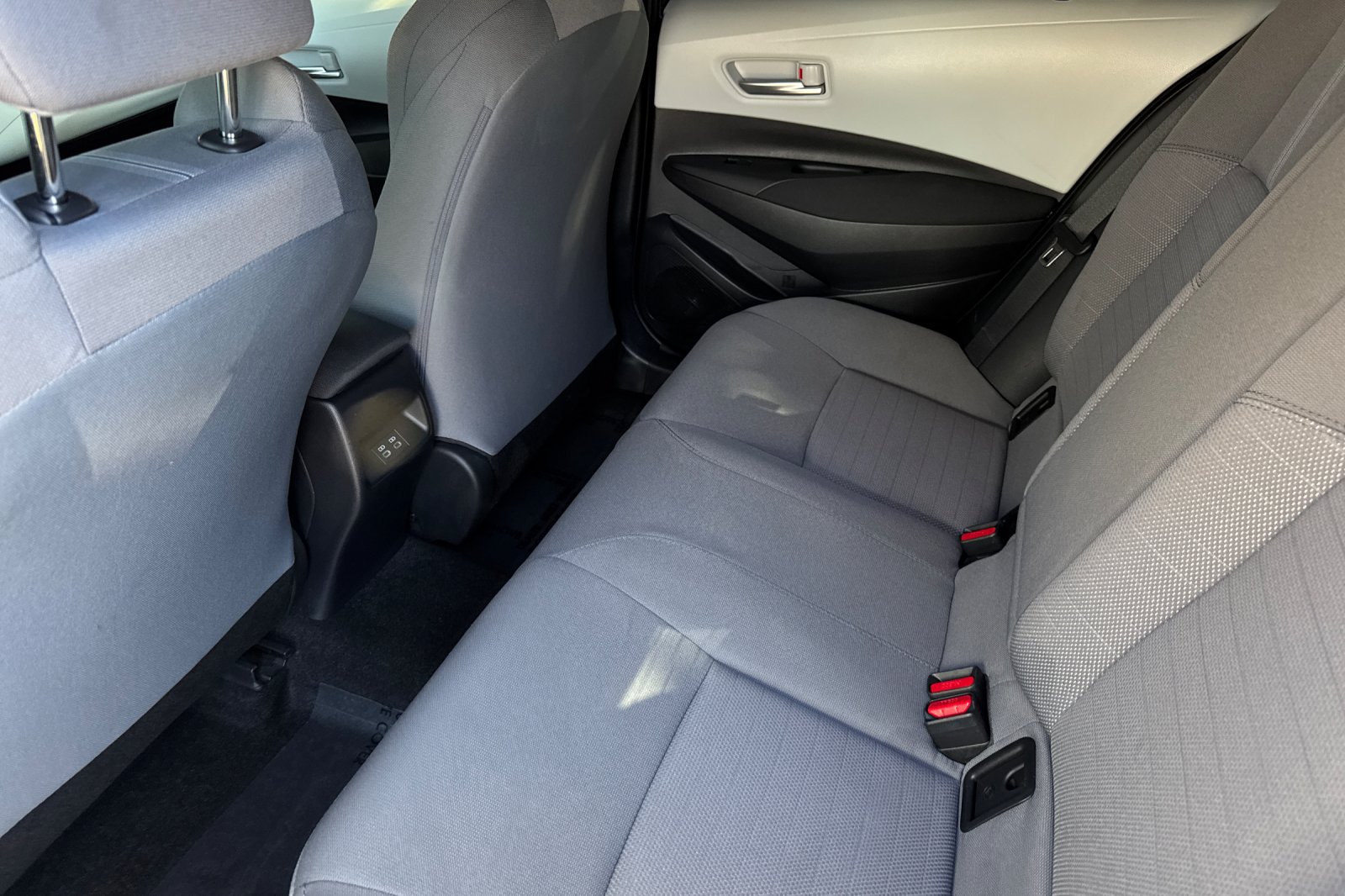 Used 2026 Toyota Corolla SE FWD image 13