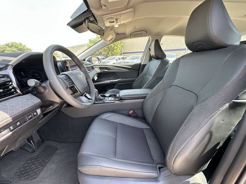 Used 2026 Toyota Camry XLE FWD image 27