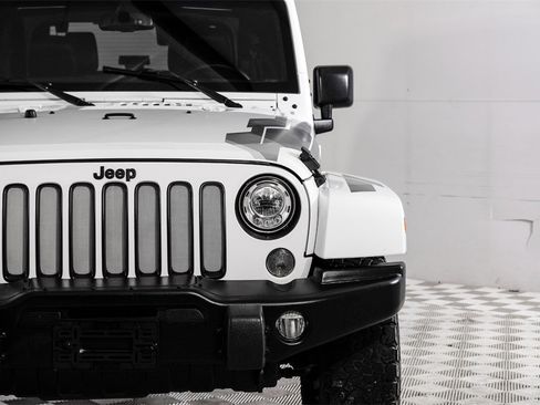 Used 2017 Jeep Wrangler Sahara image 33