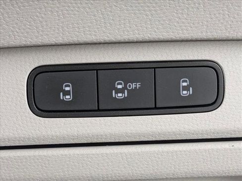 Used 2025 Volkswagen ID. Buzz 1st Edition image 16