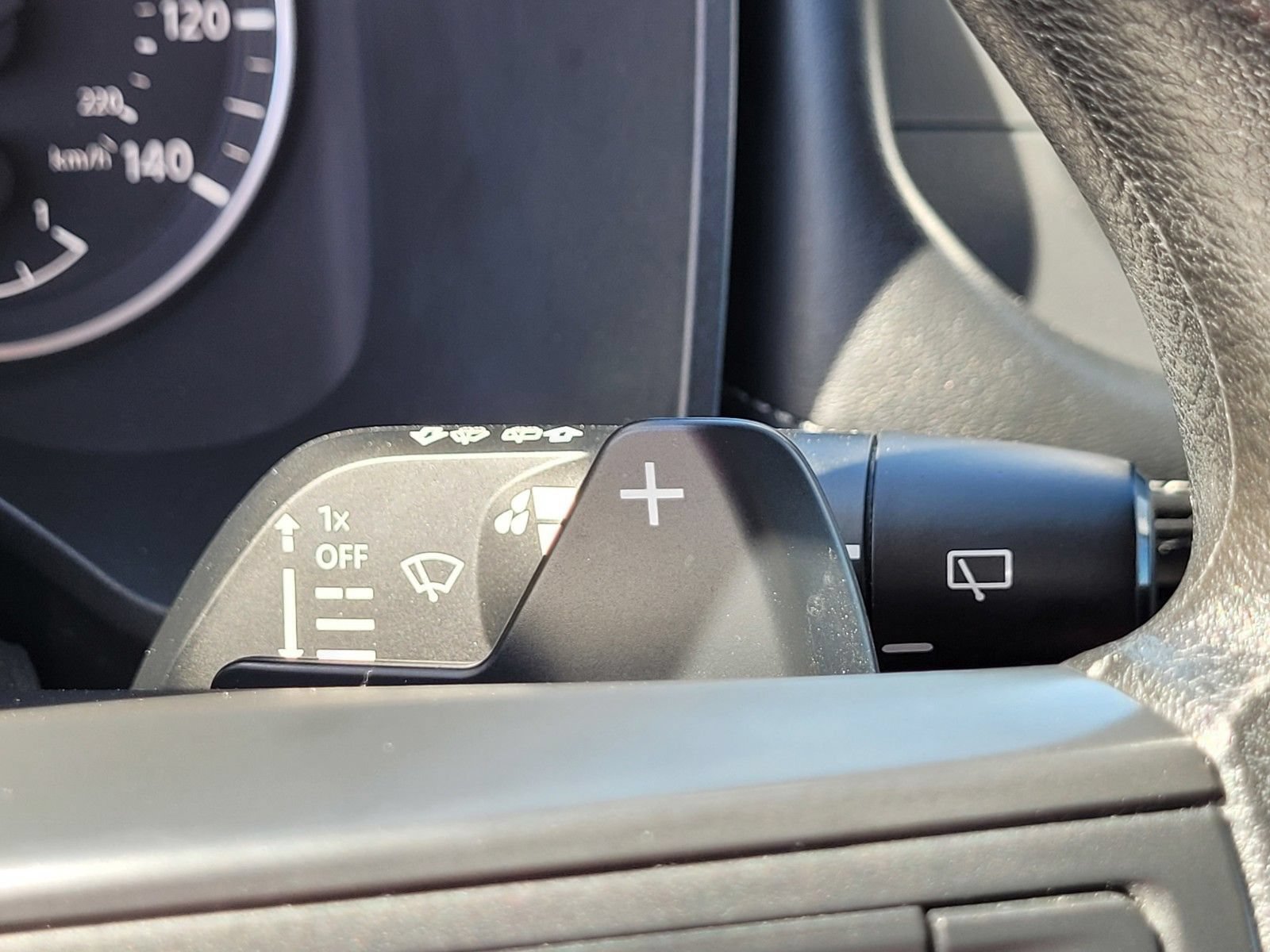 Used 2024 Nissan Rogue S AWD/4WD image 29