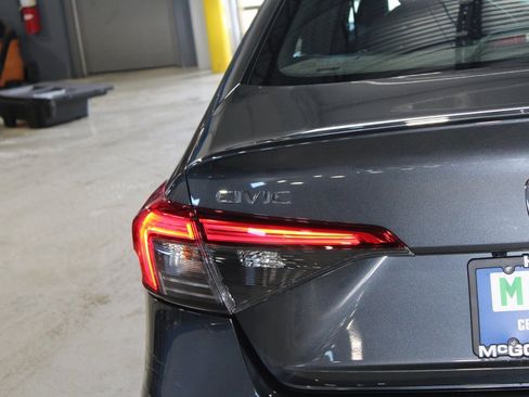 Used 2023 Honda Civic Sport image 38