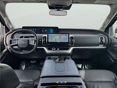 Certified 2025 Ford Expedition Platinum image 14