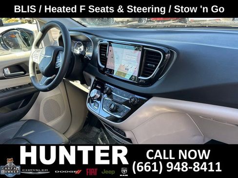 Used 2024 Chrysler Pacifica Touring-L FWD image 13