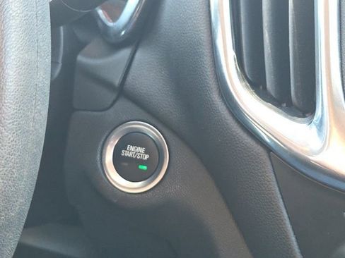 Used 2024 Chevrolet Equinox LT FWD image 45
