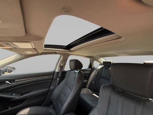 Used 2022 Honda Accord Touring image 12