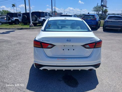 Used 2020 Nissan Altima 2.5 SV FWD image 5