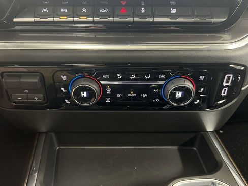 Used 2023 Chevrolet Silverado 1500 High Country w/ Technology Package AWD/4WD image 16