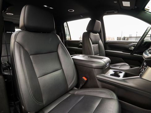 Used 2021 Chevrolet Suburban Z71 w/ Z71 Off-Road Package image 13