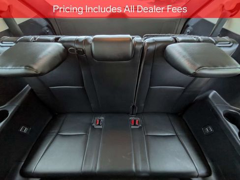Used 2023 Toyota Highlander XLE AWD/4WD image 16