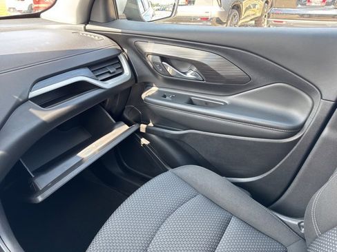 Used 2024 GMC Terrain SLE image 22