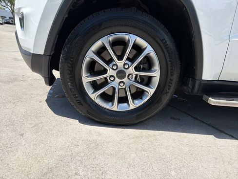 Used 2016 Jeep Grand Cherokee Limited w/ Luxury Group II AWD/4WD image 13