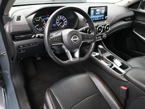 Used 2025 Nissan Sentra SR w/ SR Premium Package FWD image 4