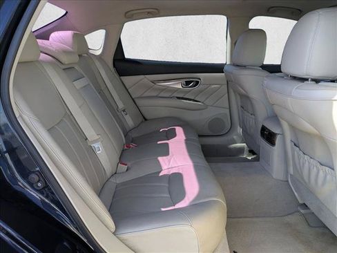 Used 2015 INFINITI Q70 L 3.7 w/ Deluxe Touring Package RWD image 20
